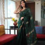 Glorious Dark Green Cotton Silk Saree With Proficient Blouse Piece