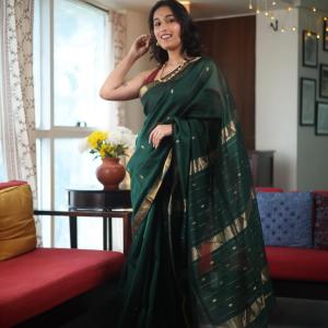 Glorious Dark Green Cotton Silk Saree With Proficient Blouse Piece