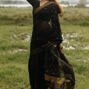 Posh Black Soft Silk Saree With Pretty Blouse Piece