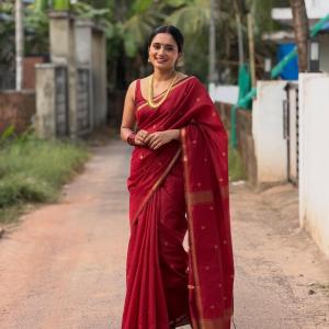 Efflorescence Red Cotton Silk Saree With Demure Blouse Piece