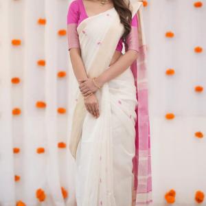 Luxuriant Beige Cotton Silk Saree With Dazzling Blouse Piece