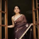 Scintillating Brown Cotton Silk Saree With Luminous Blouse Piece