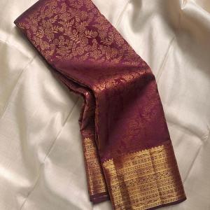 Evocative Purple Soft Banarasi Silk Saree With Captivating Blouse Piece