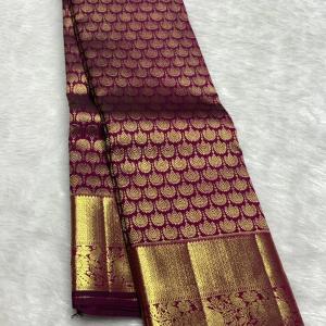 Extraordinary Purple Pure Zari Weaving Banarasi Silk Saree With Supernal Blouse Piece