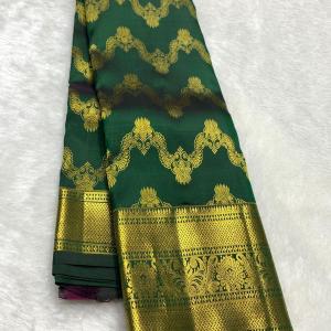 Fantabulous Dark Green Pure Zari Weaving Banarasi Silk Saree With Inspiring Blouse Piece