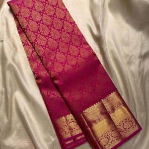 Elision Dark Pink Pure Zari Weaving Banarasi Silk Saree With Lovely Blouse Piece