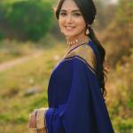 Surpassing Navy Blue Pure Banarasi Silk Saree With Enthralling Blouse Piece