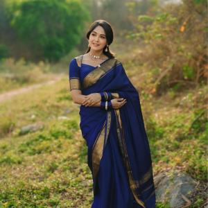 Surpassing Navy Blue Pure Banarasi Silk Saree With Enthralling Blouse Piece