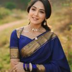 Surpassing Navy Blue Pure Banarasi Silk Saree With Enthralling Blouse Piece