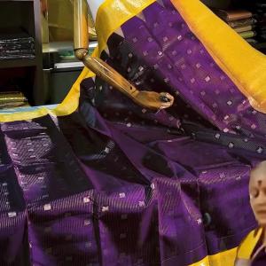 Pretty Purple Pure Zari Weaving Banarasi Silk Saree With Captivating Blouse Piece