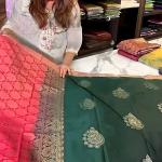 Redolent Dark Green Pure Zari Weaving Banarasi Silk Saree With Divine Blouse Piece