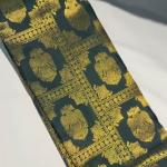 Profuse Dark Green Pure Zari Weaving Banarasi Silk Saree With Enchanting Blouse Piece