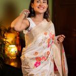 Majesty Beige Soft Banarasi Silk Saree With Demanding Blouse Piece