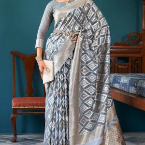 Scintillating Grey Cotton Silk Saree With Blooming Blouse Piece