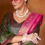 Fugacious Dark Pink Paithani Silk Saree With Nectarous Blouse Piece