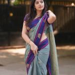 Engaging Grey Cotton Silk Saree With Stunning Blouse Piece