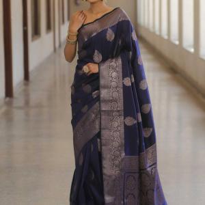 Zephyr Navy Blue Soft Silk Saree With Blooming Blouse Piece