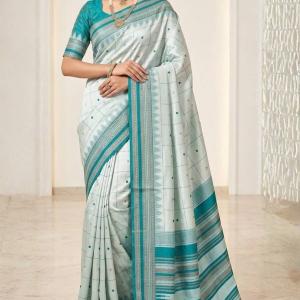 Sophisticated Rama Soft Silk Saree With Scintillating Blouse Piece