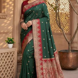 Outstanding Dark Green Pure Zari Weaving Banarasi Silk Saree With Eloquence Blouse Piece
