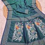 Pulsating Rama Pure Banarasi Silk Saree With Mesmeric Blouse Piece