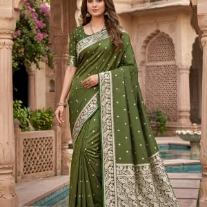 Magnificat Green Pure Banarasi Silk Saree With Ineffable Blouse Piece