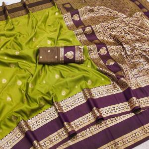 Evocative Green Pure Zari Weaving Banarasi Silk Saree With Ethereal Blouse Piece
