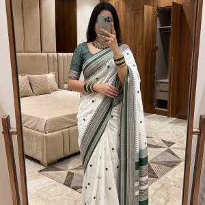Ideal Off White Pure Banarasi Silk Saree With Delightful Blouse Piece