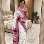 Evanescent Off White Pure Banarasi Silk Saree With Brood Blouse Piece