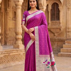 Majesty Magenta Paithani Silk Saree With Confounding Blouse Piece