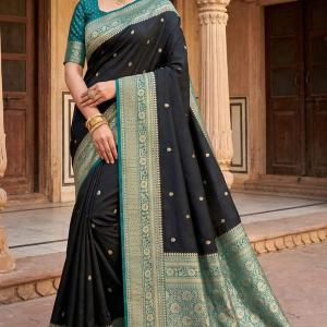 Groovy Black Pure Zari Weaving Banarasi Silk Saree With Fantabulous Blouse Piece