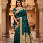 Engaging Rama Paithani Silk Saree With Conflate Blouse Piece