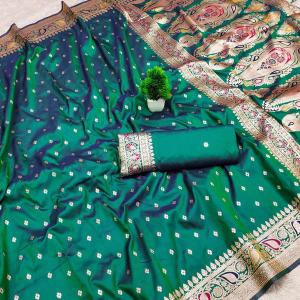 Staggering Green Soft Banarasi Silk Saree With Gratifying Blouse Piece
