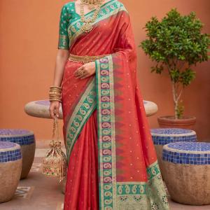 Ornate Peach Pure Zari Weaving Banarasi Silk Saree With Arresting Blouse Piece