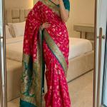 Elaborate Dark Pink Pure Zari Weaving Banarasi Silk Saree With Extraordinary Blouse Piece
