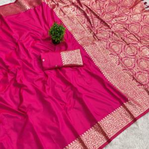 Outstanding Dark Pink Pure Banarasi Silk Saree With Nectarous Blouse Piece