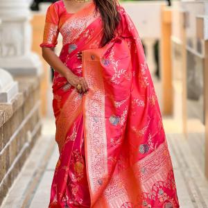Flameboyant Pink Pure Zari Weaving Banarasi Silk Saree With Blissful Blouse Piece