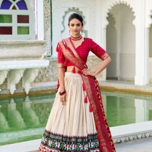 Glamgait Cream Patola Lehenga Choli with Red Banarasi Dupatta