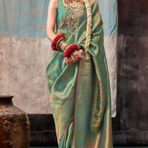 Splendorous Green Kanjivaram Silk Saree With Resplendent Blouse Piece