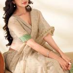 Resonant Beige Pure Munga Cotton Saree With Seraglio Blouse Piece