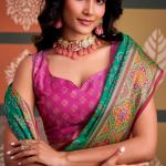 Elegant Rama Patola Silk Saree with Prettiest Blouse Piece