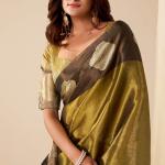 Woebegone Golden Pure Zari Weaving Banarasi Tissue Silk Saree With Murmurous Blouse Piece