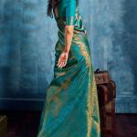 Resonant Green Kanjivaram Silk Saree With Entrancing Blouse Piece