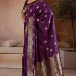 Surreptitious Purple Pure Zari Weaving Banarasi Silk Saree With Majesty Blouse Piece