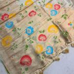 Stunner Off White Banarasi Khadi Silk Saree With Vibrant Blouse Piece