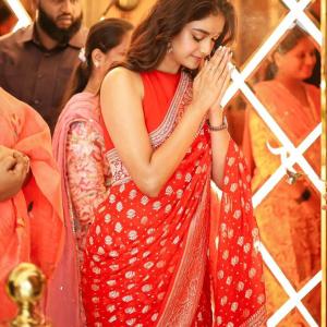 Lovely Red Soft Silk Saree With Precious Blouse Piece