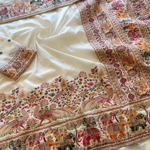 Redolent Beige Pashmina Saree With Embrocation Blouse Piece