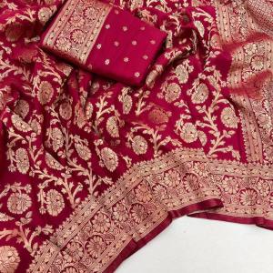 Staring Maroon Soft Banarasi Silk Saree With Charming Blouse Piece