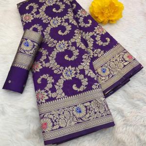 Luxuriant Purple Soft Banarasi Silk Saree With Fragrant Blouse Piece
