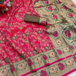 Staring Dark Pink Soft Banarasi Silk Saree With Groovy Blouse Piece