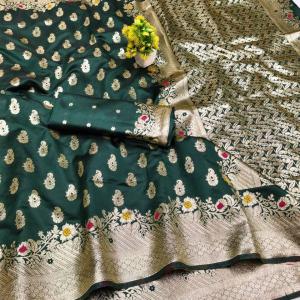 Redolent Dark Green Soft Banarasi Silk Saree With Majestic Blouse Piece